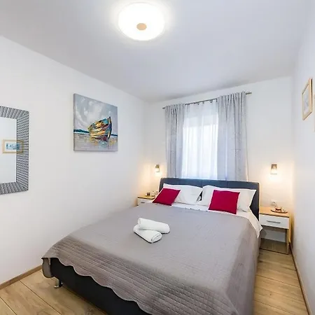 Apartamento With A Parking Space Nin, Zadar - 5936 Nin