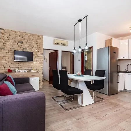 With A Parking Space Nin, Zadar - 5936 Apartman