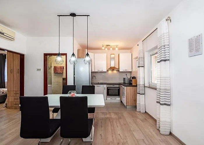 With Parking Space Nin, Zadar - 5936 דירה