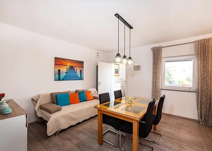 With Parking Space Nin, Zadar - 5936 דירה