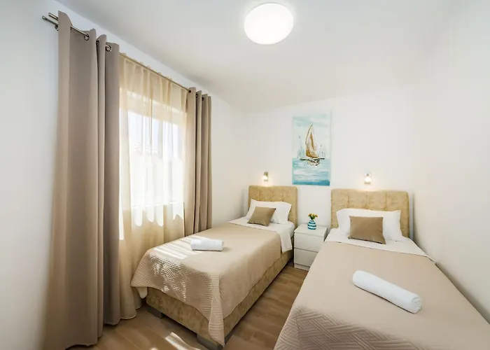 With Parking Space Nin, Zadar - 5936 נין